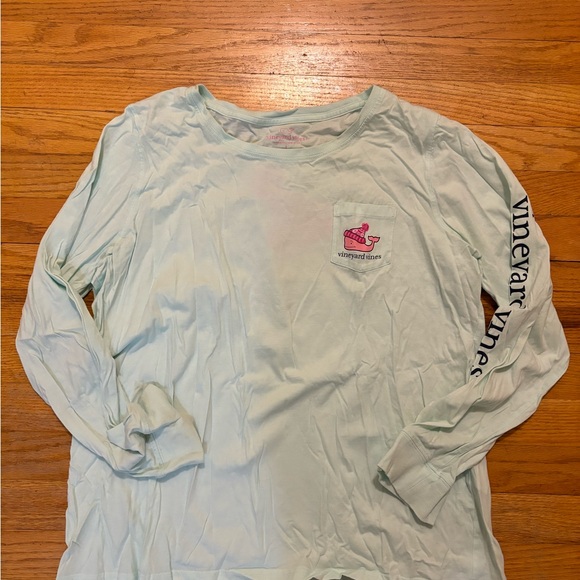 Vineyard Vines Tops - Vineyard Vines Longsleeve Christmas Te-shirt